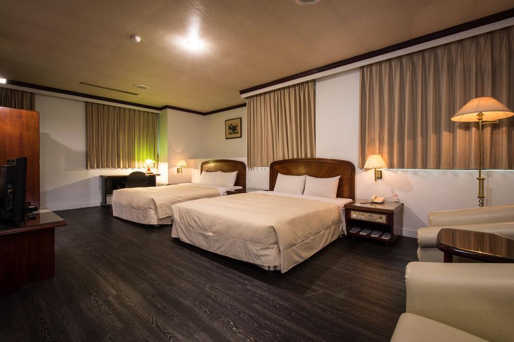 Abbo Hotel Tainan Extérieur photo